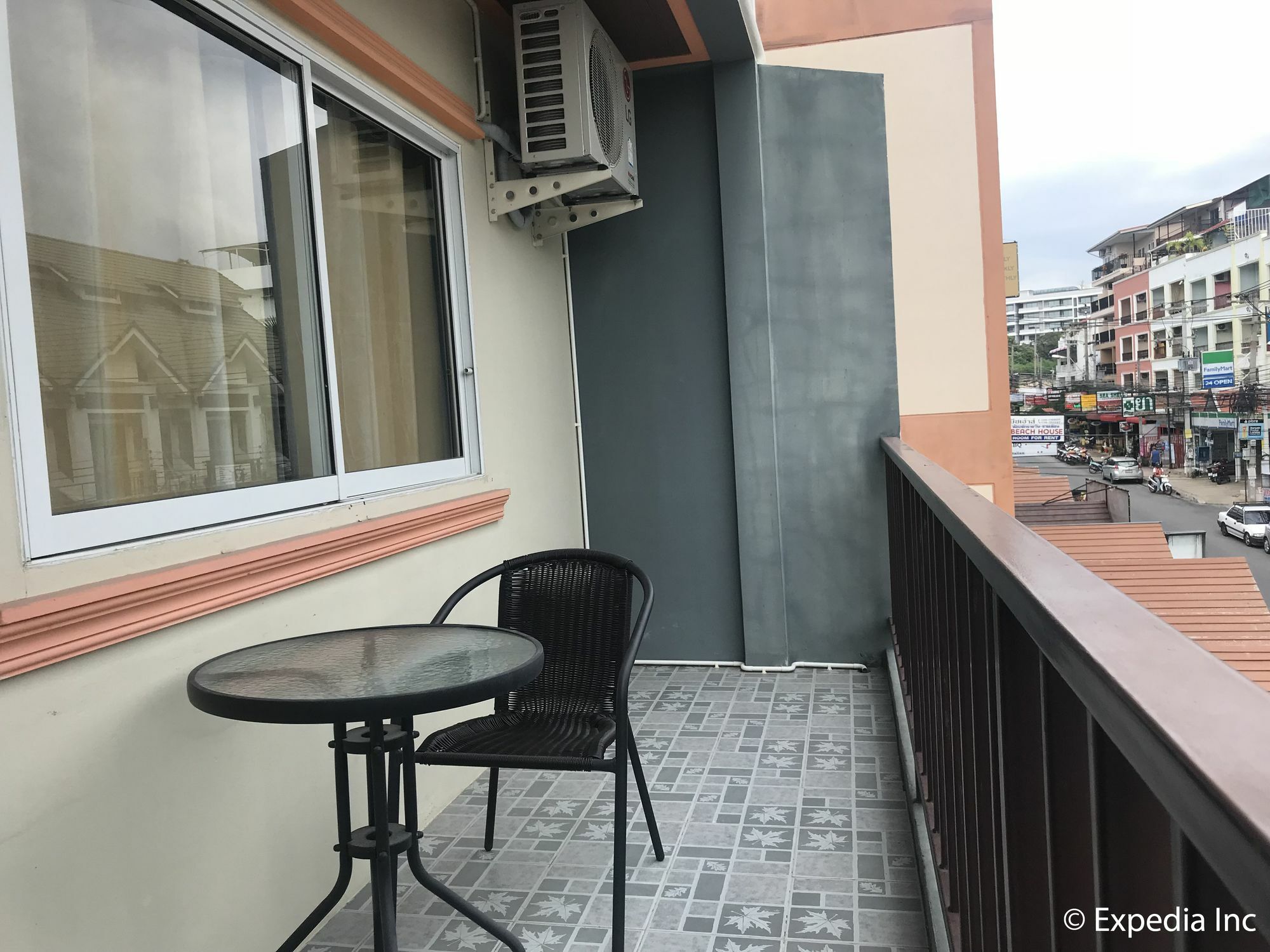 Burnout Guesthouse Pattaya Εξωτερικό φωτογραφία